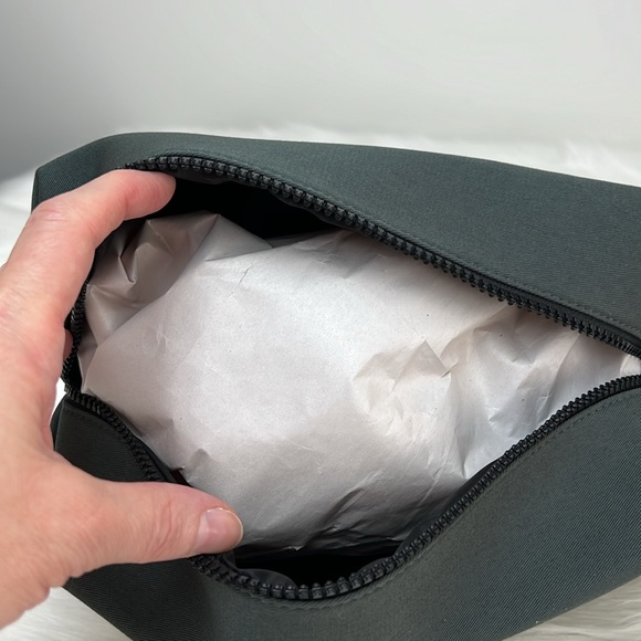 NWT Coach Fragrance Green Toiletry Pouch, Cosmetics Bag, Makeup Bag, Travel Bag - Picture 8 of 12